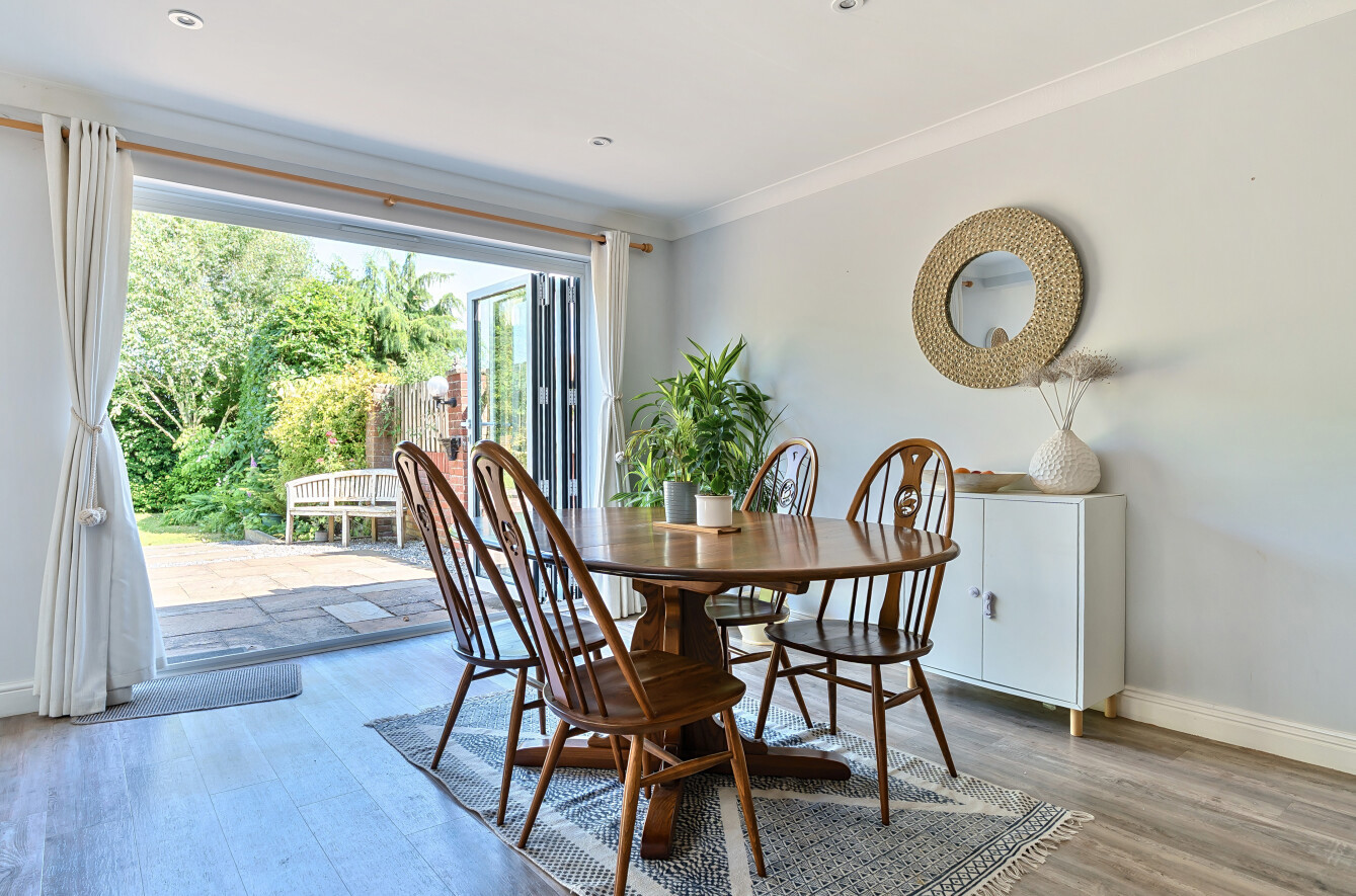 Sandy Lane, Fair Oak, Eastleigh, Hampshire, SO50 - Charters
