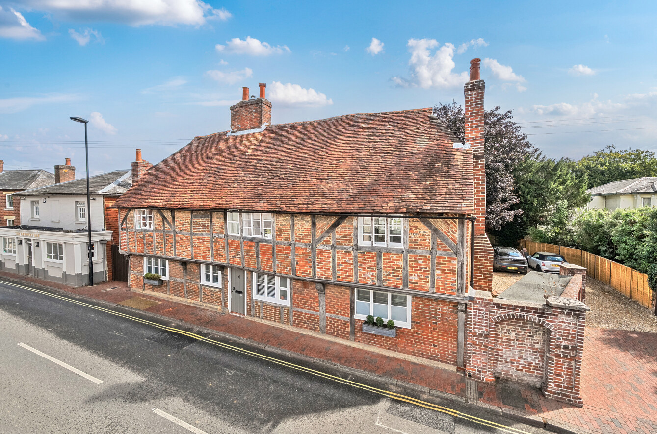 Winchester Street, Botley, Southampton, Hampshire, SO30