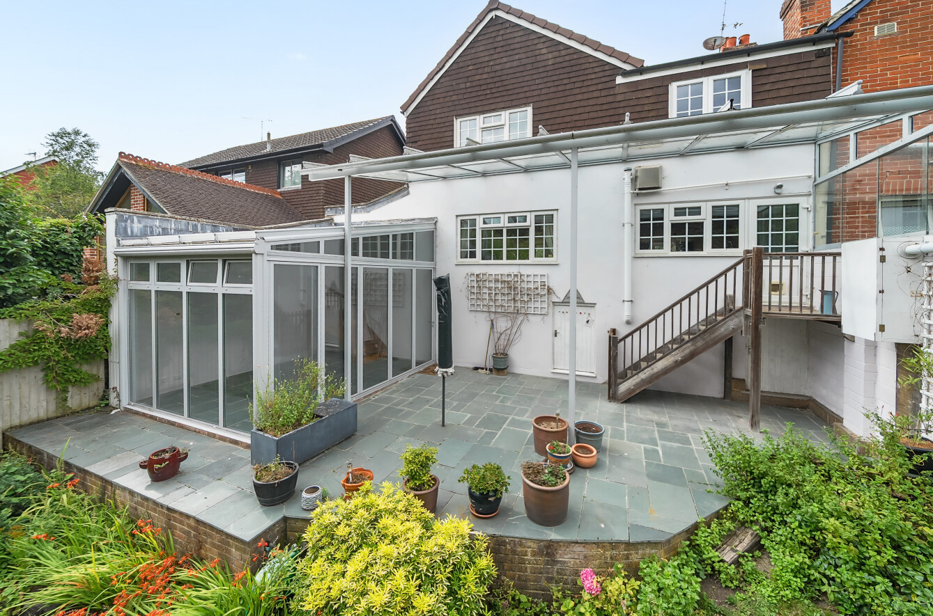 Tanfield Lane, Wickham, Fareham, Hampshire, PO17 - Charters