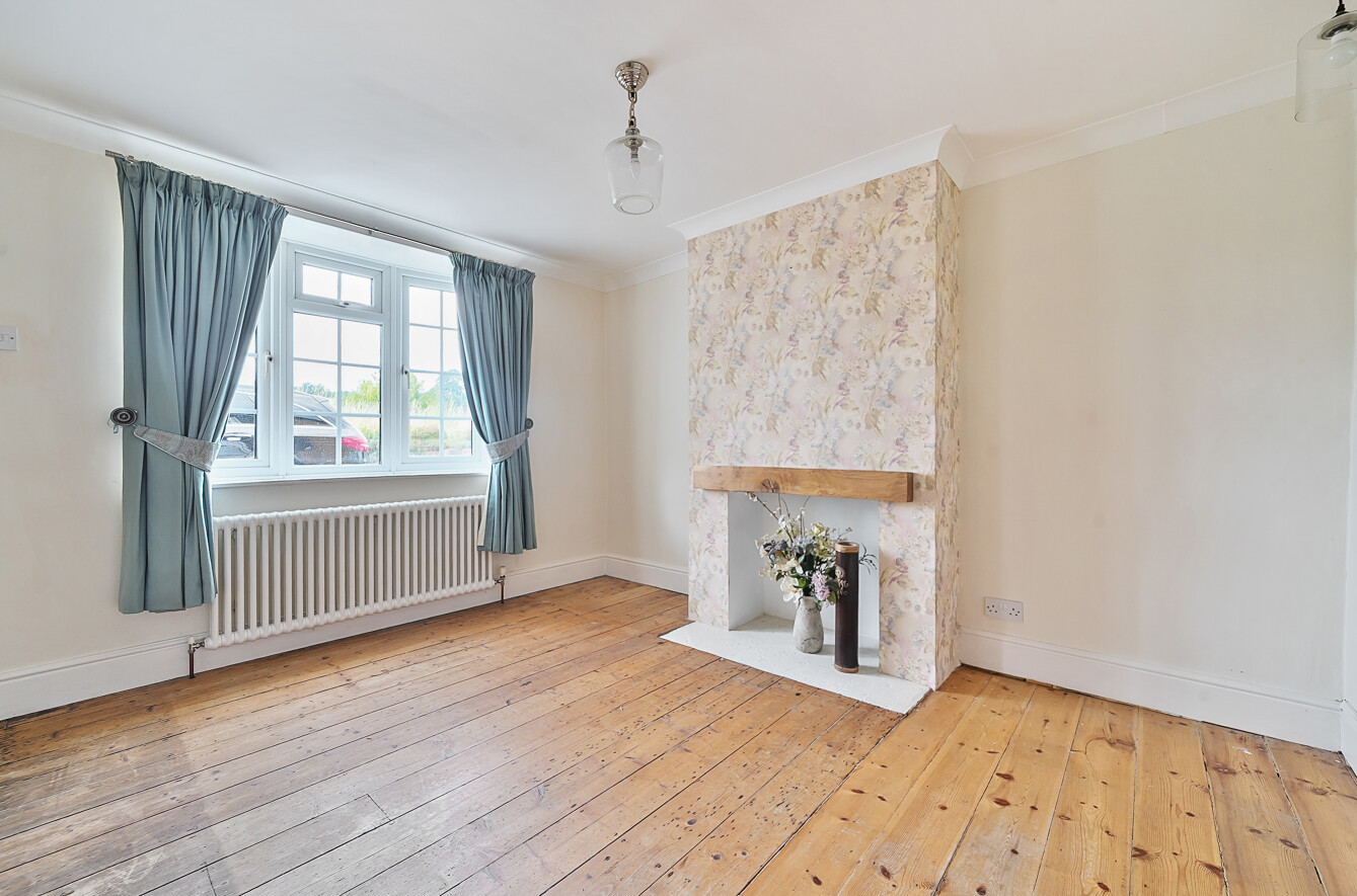 Tanfield Lane, Wickham, Fareham, Hampshire, PO17 - Charters