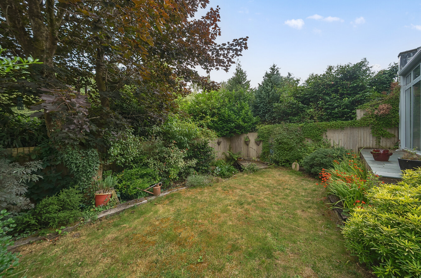 Tanfield Lane, Wickham, Fareham, Hampshire, PO17 - Charters