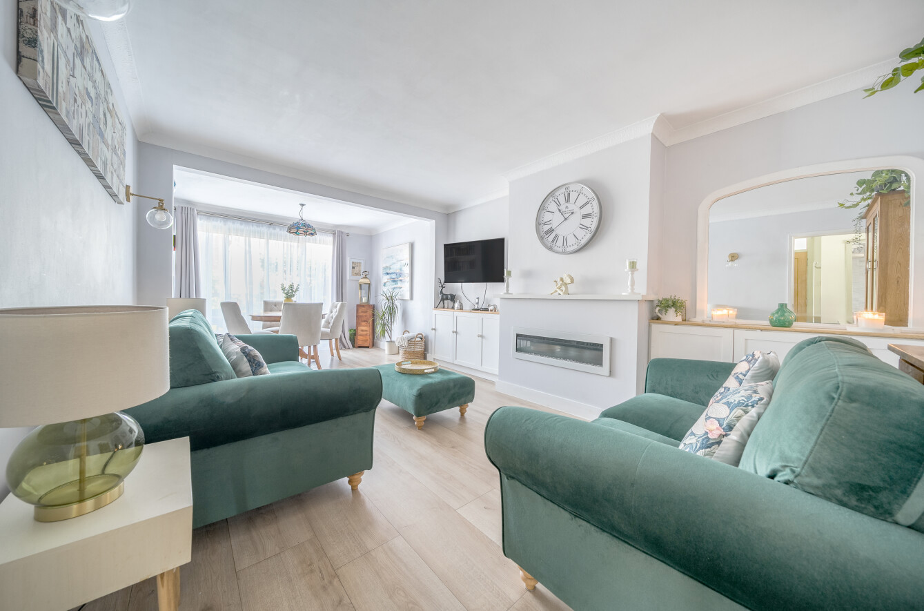 Long Close Road, Hedge End, Southampton, Hampshire, SO30 - Charters