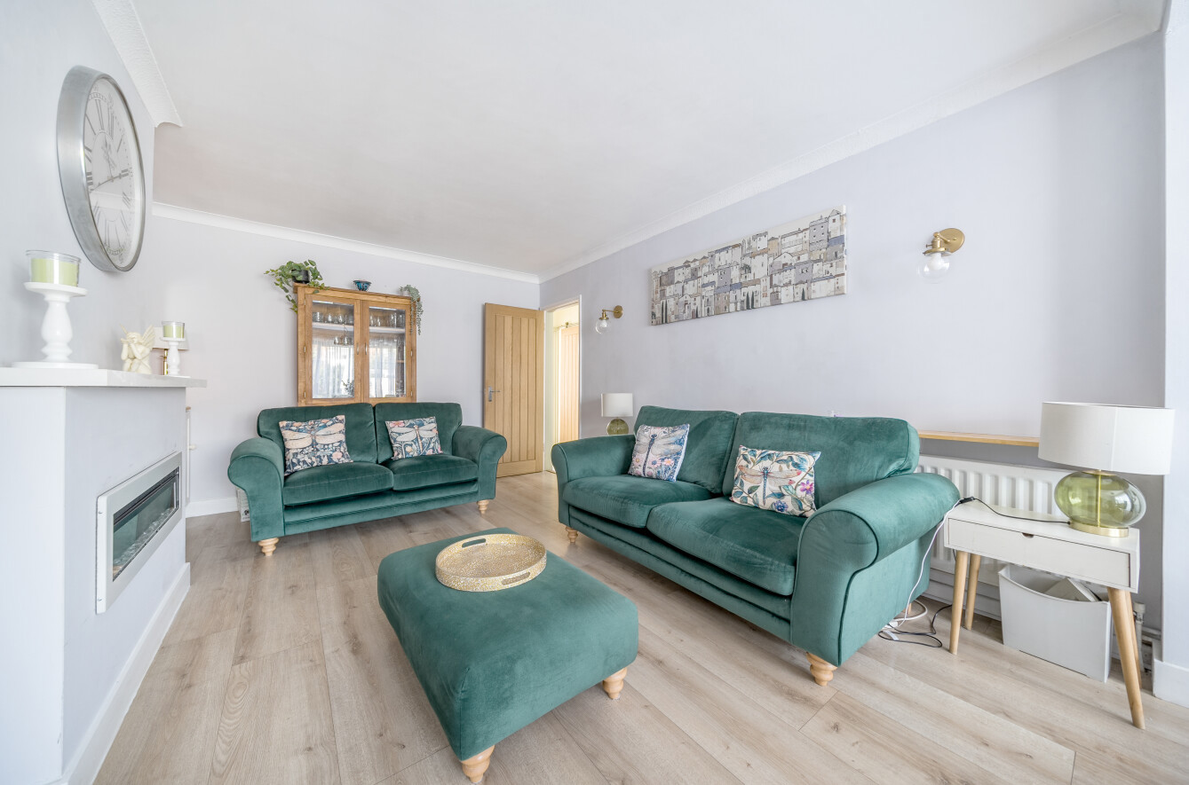 Long Close Road, Hedge End, Southampton, Hampshire, SO30 - Charters