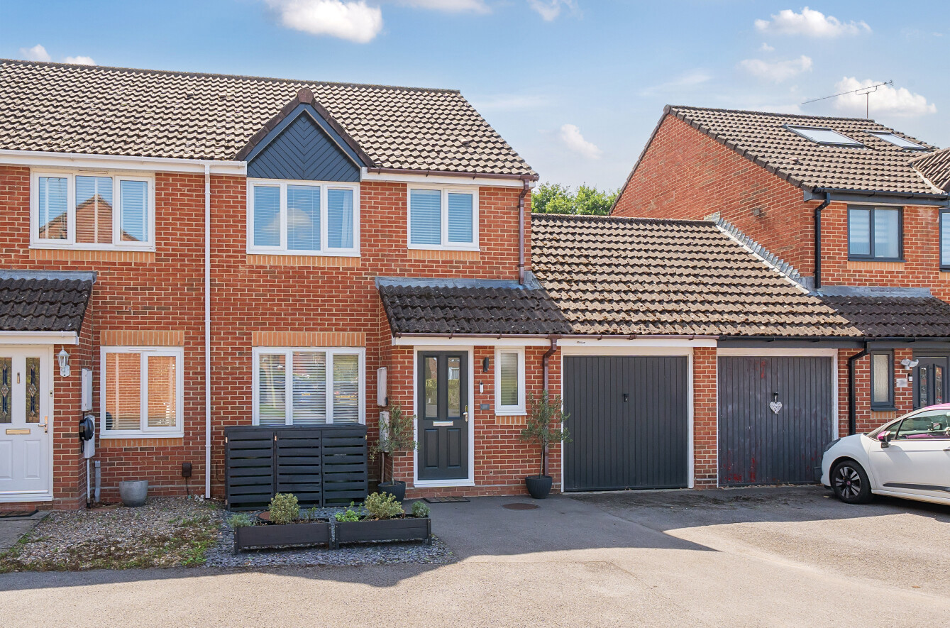 Collett Close, Hedge End, Southampton, Hampshire, SO30 - Charters