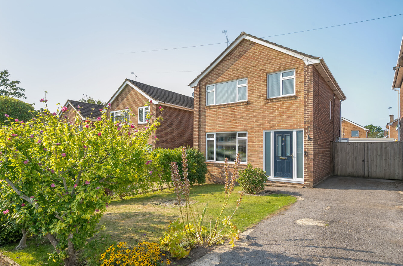 Dell Close, Fair Oak, Eastleigh, Hampshire, SO50