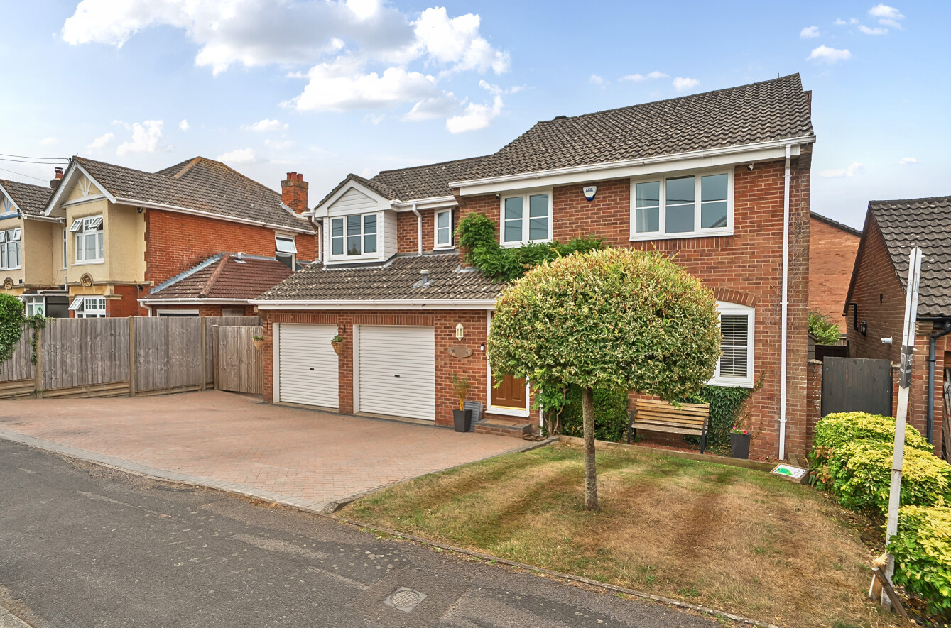 Oatlands Road, Botley, Southampton, Hampshire, SO32