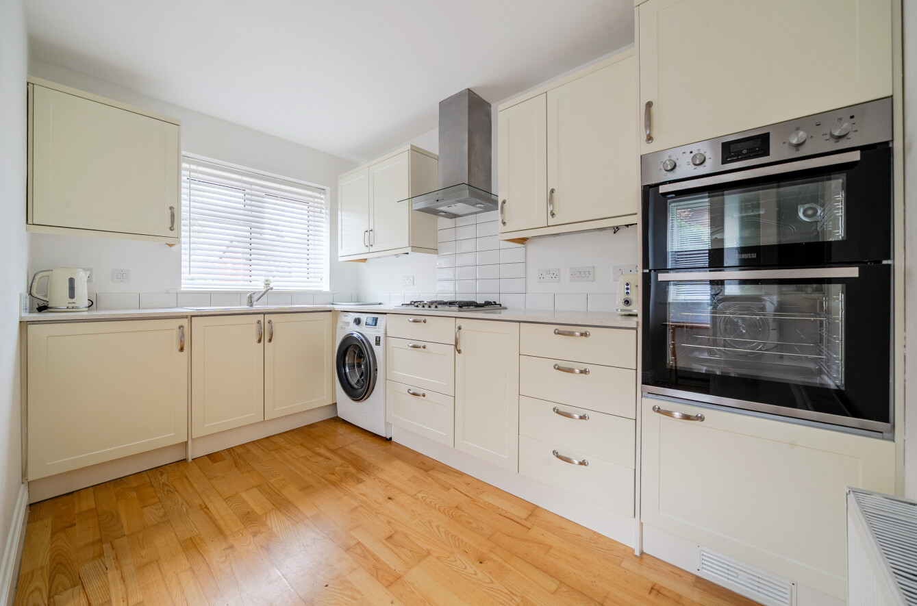 Lyndale Cottages, Chapel Road, Swanmore, Southampton, SO32 - Charters