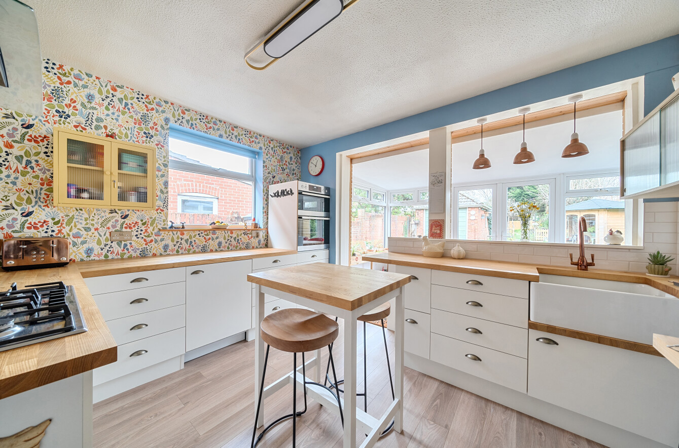 Fair Oak Road, Eastleigh, Hampshire, SO50 - Charters