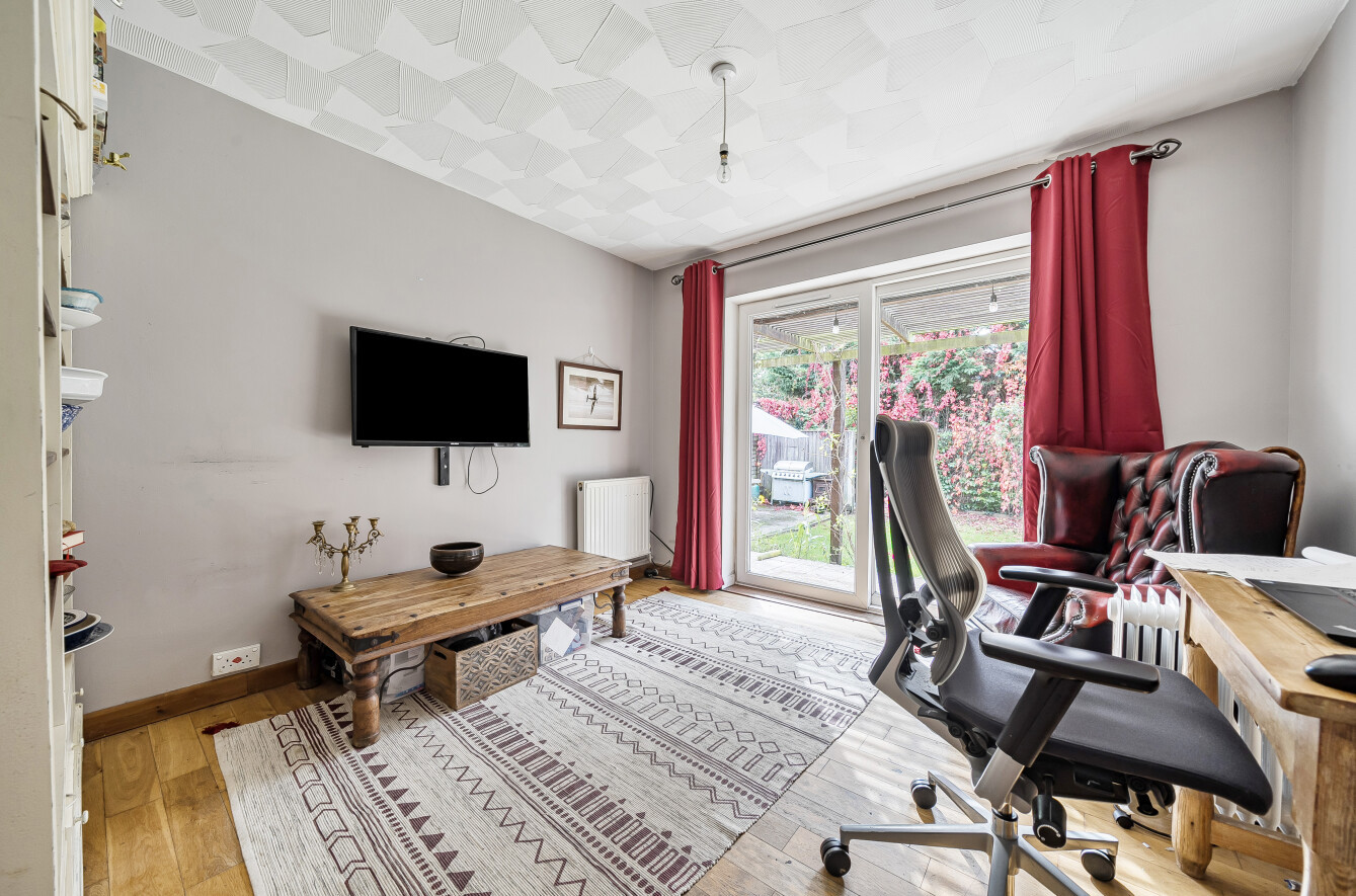 Hensting Lane, Fishers Pond, Eastleigh, Hampshire, SO50 Hensting Lane, Fishers Pond, Eastleigh, Hampshire, SO50 - Charters