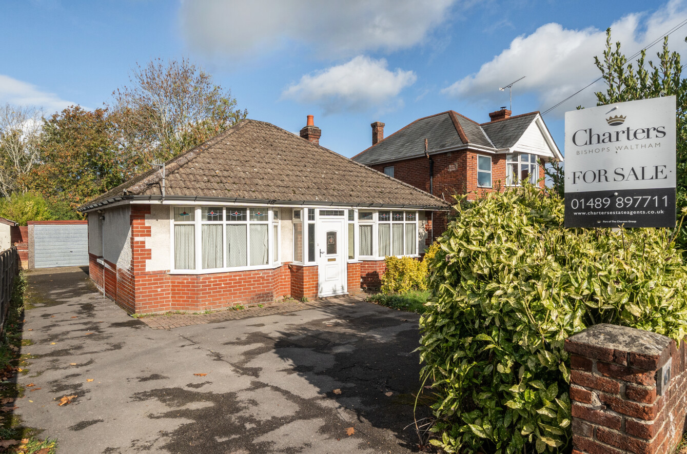 Lower Northam Road, Hedge End, Southampton, Hampshire, SO30 Lower Northam Road, Hedge End, Southampton, Hampshire, SO30 - Charters