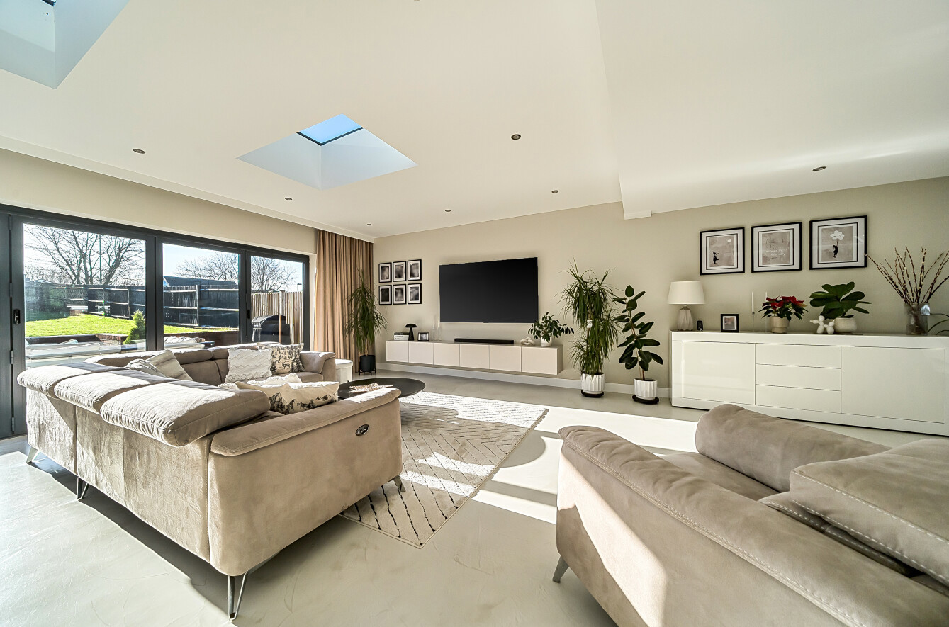 The Spinney, Bishopstoke, Eastleigh, Hampshire, SO50 - Charters