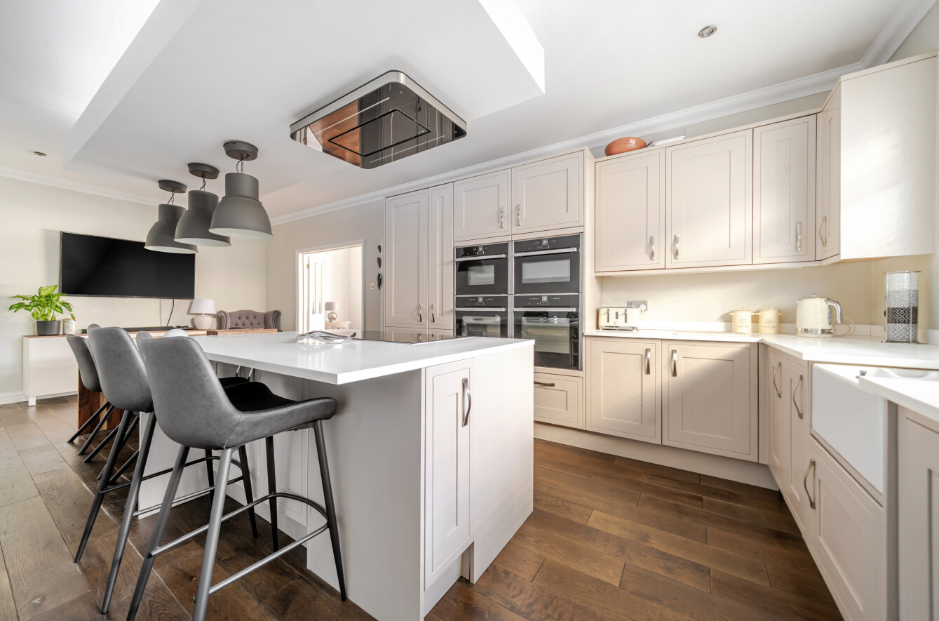 Botley Road, Horton Heath, Eastleigh, Hampshire, SO50 - Charters