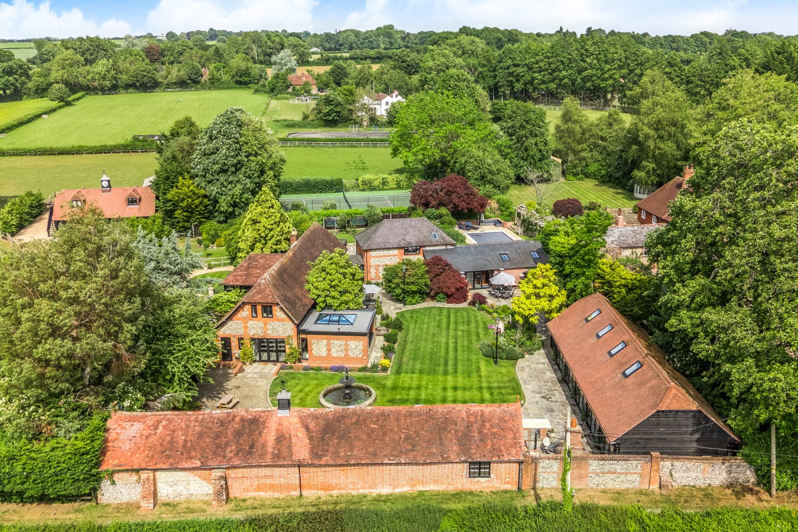 Cross Lane, Bishops Waltham, Southampton, Hampshire, SO32 Cross Lane, Bishops Waltham, Southampton, Hampshire, SO32 - Charters