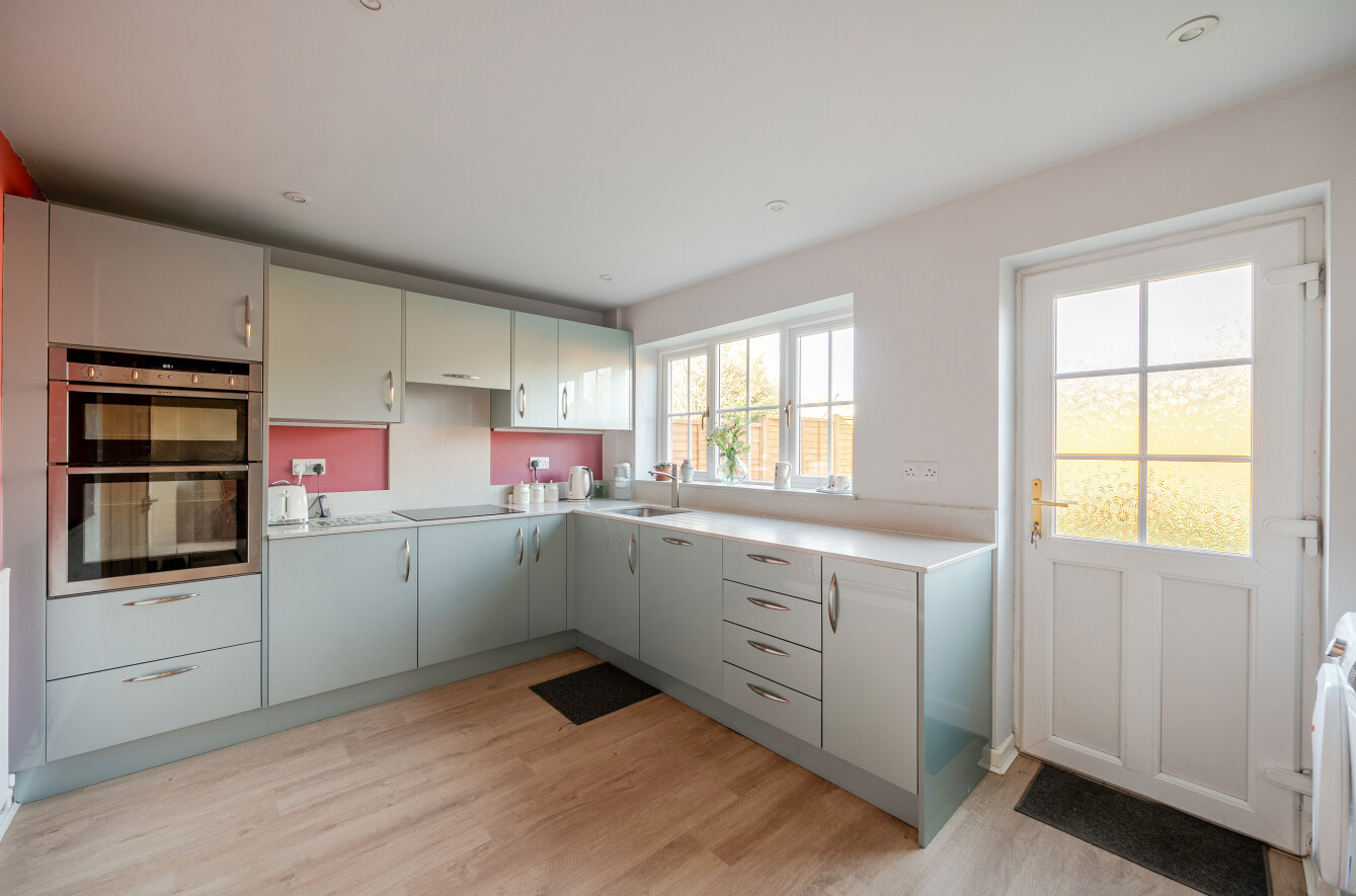 Templecombe Road, Bishopstoke, Eastleigh, Hampshire, SO50 - Charters