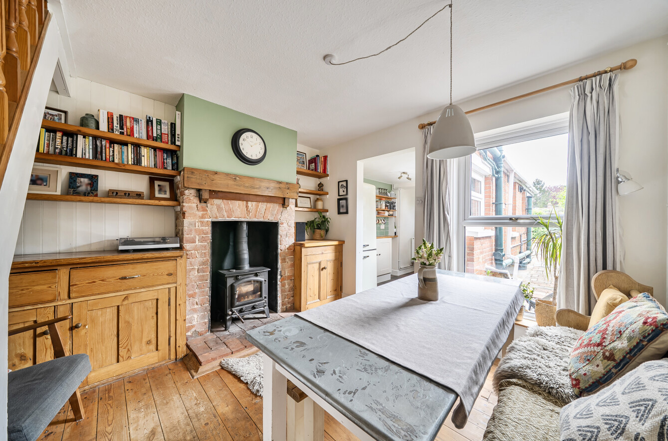 Garfield Road, Bishops Waltham, Southampton, Hampshire, SO32 - Charters