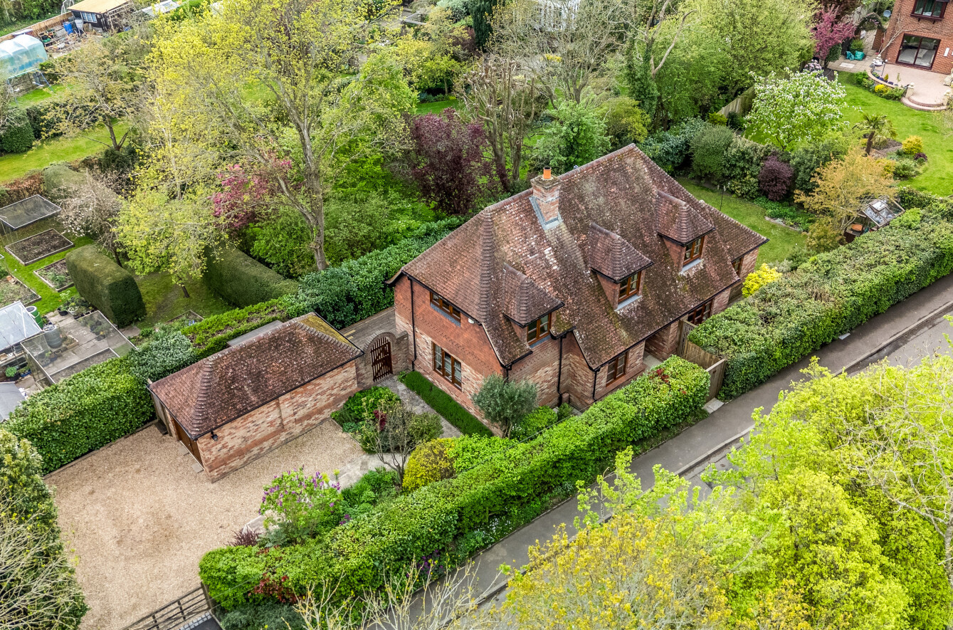 Dodds Lane, Swanmore, Southampton, Hampshire, SO32 - Charters