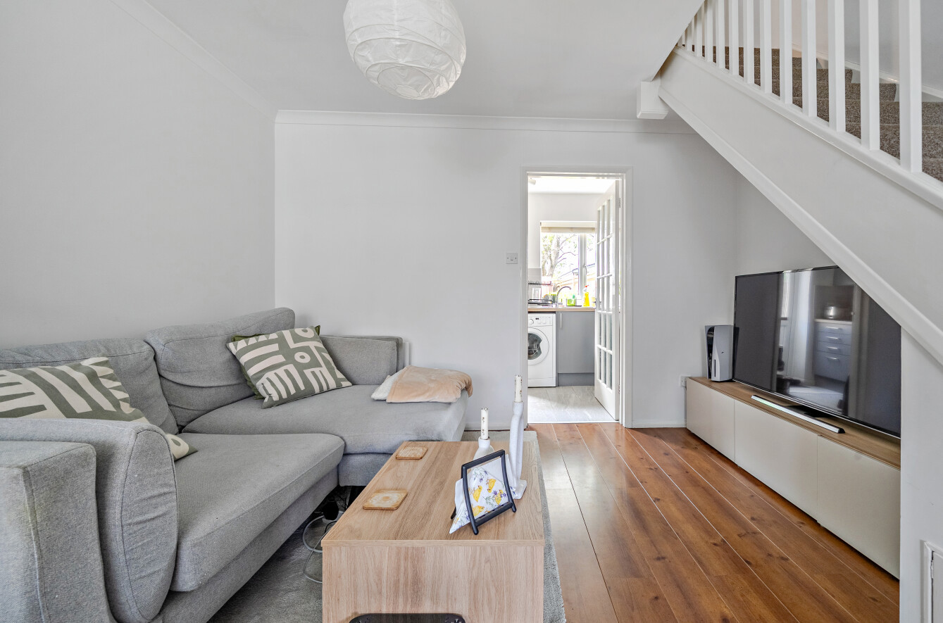 Walker Gardens, Hedge End, Southampton, SO30 - Charters