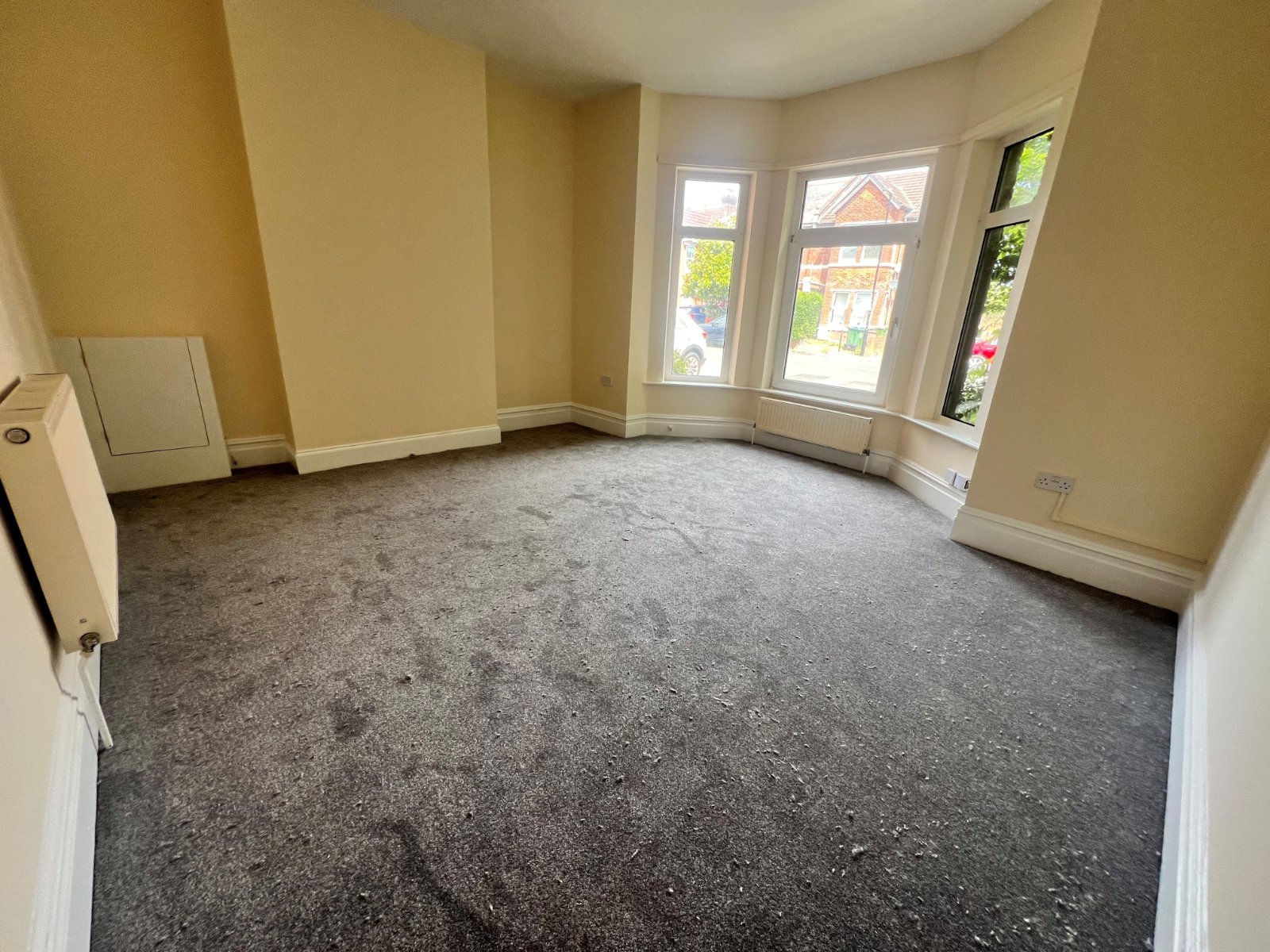Darwin Road, Shirley, Southampton, SO15 - Charters