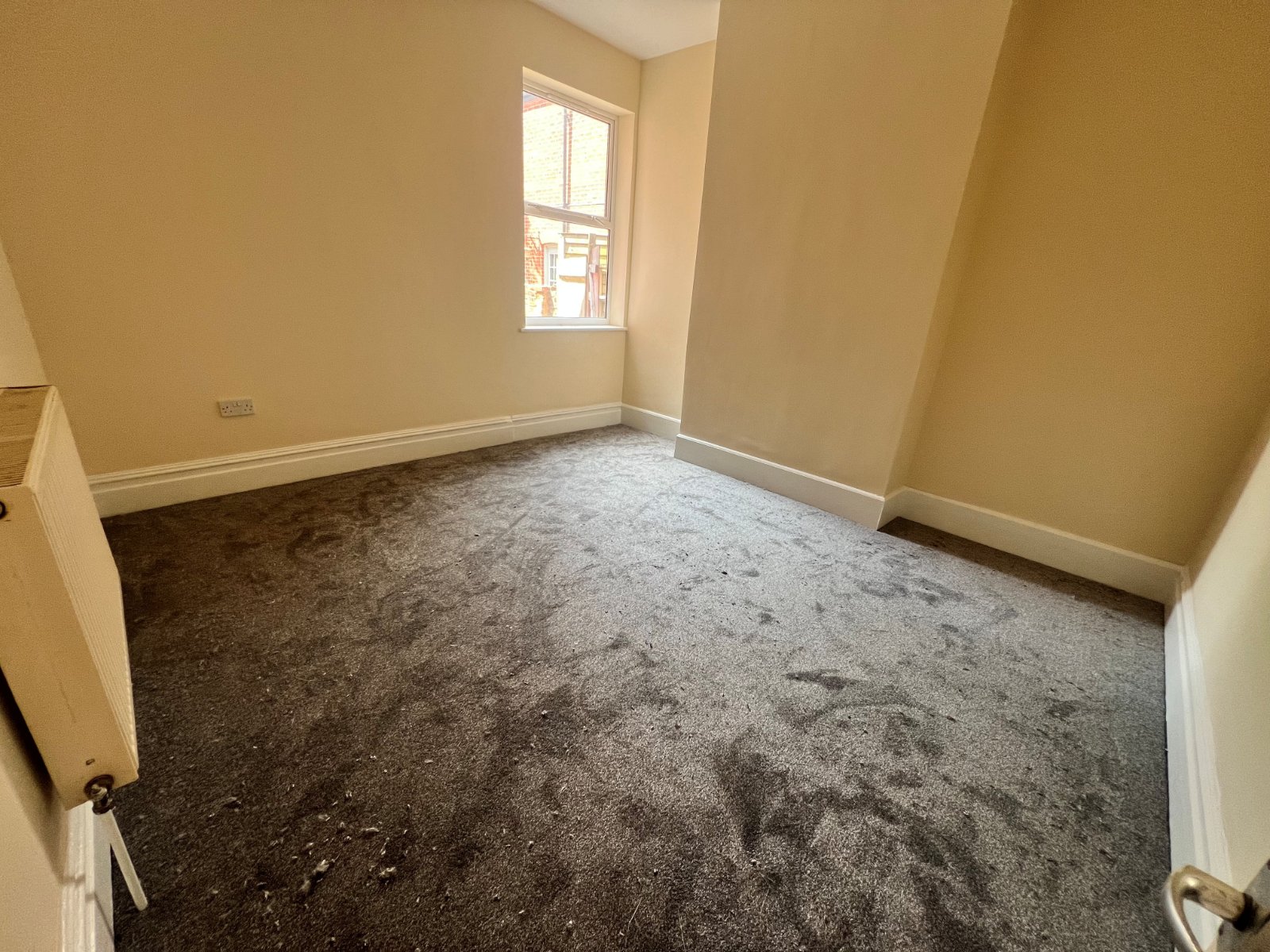 Darwin Road, Shirley, Southampton, SO15 - Charters