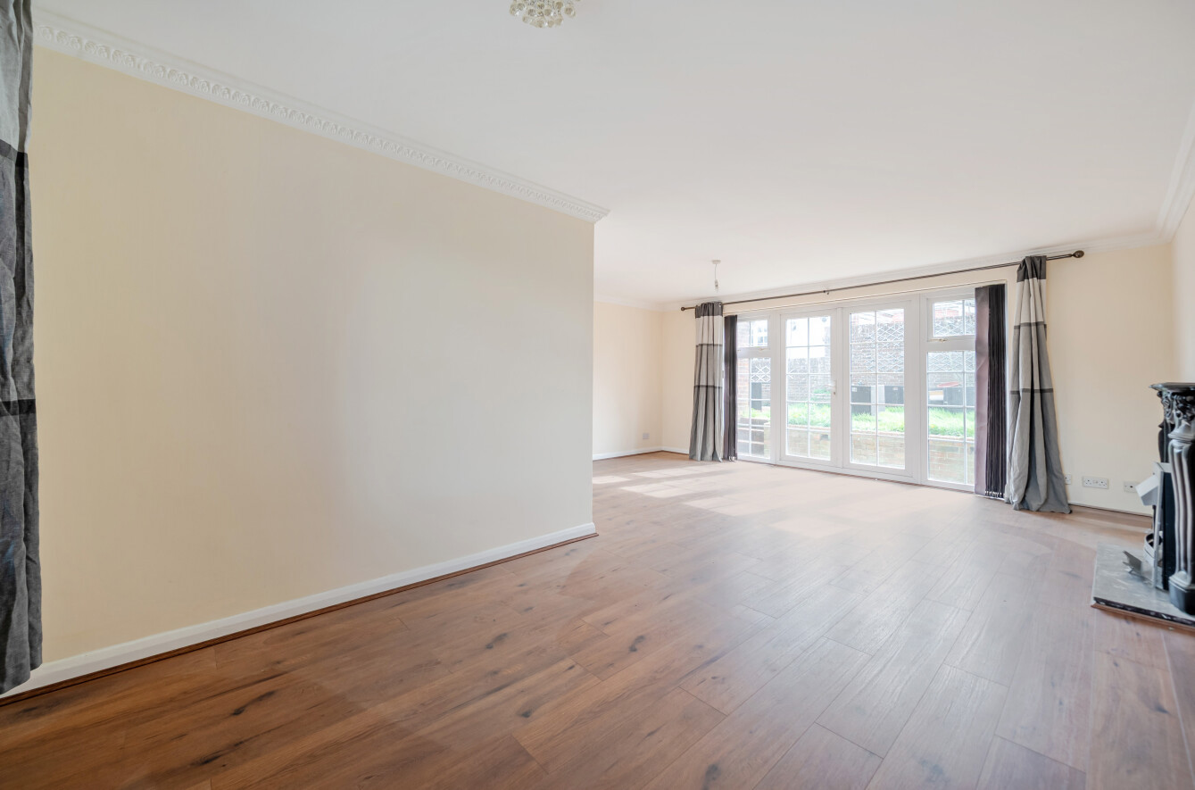 Freshfield Gardens, Waterlooville, Hampshire, PO7 - Charters