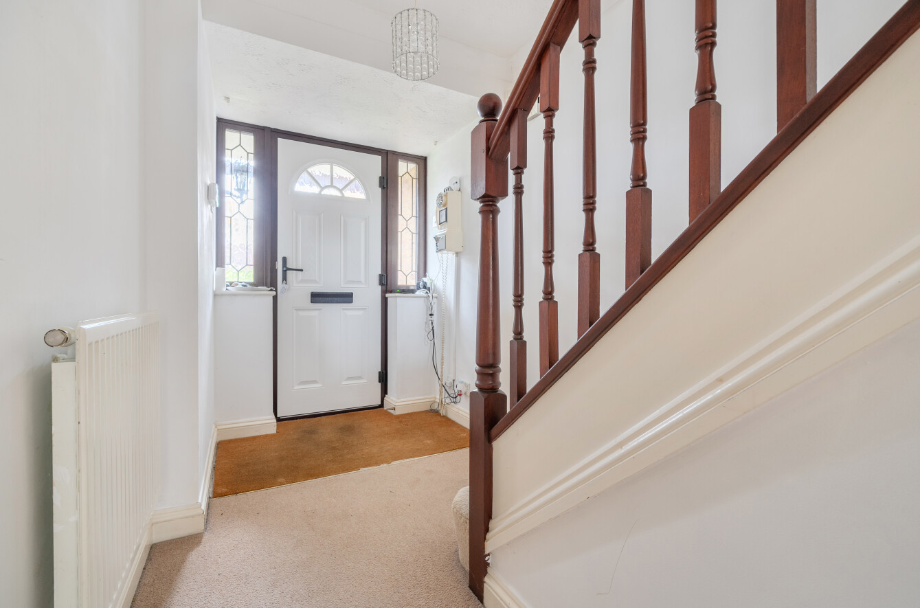 Duncton Road, Clanfield, Hampshire, PO8 - Charters