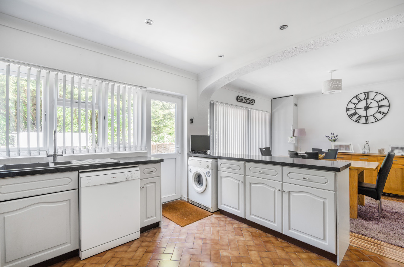 Queens Road, Petersfield, Hants, GU32 - Charters