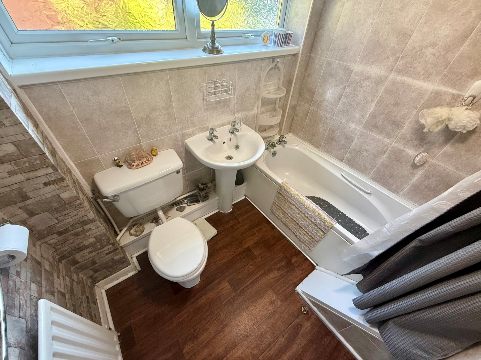Holmesland Walk, Botley, Southampton, SO30 - Charters