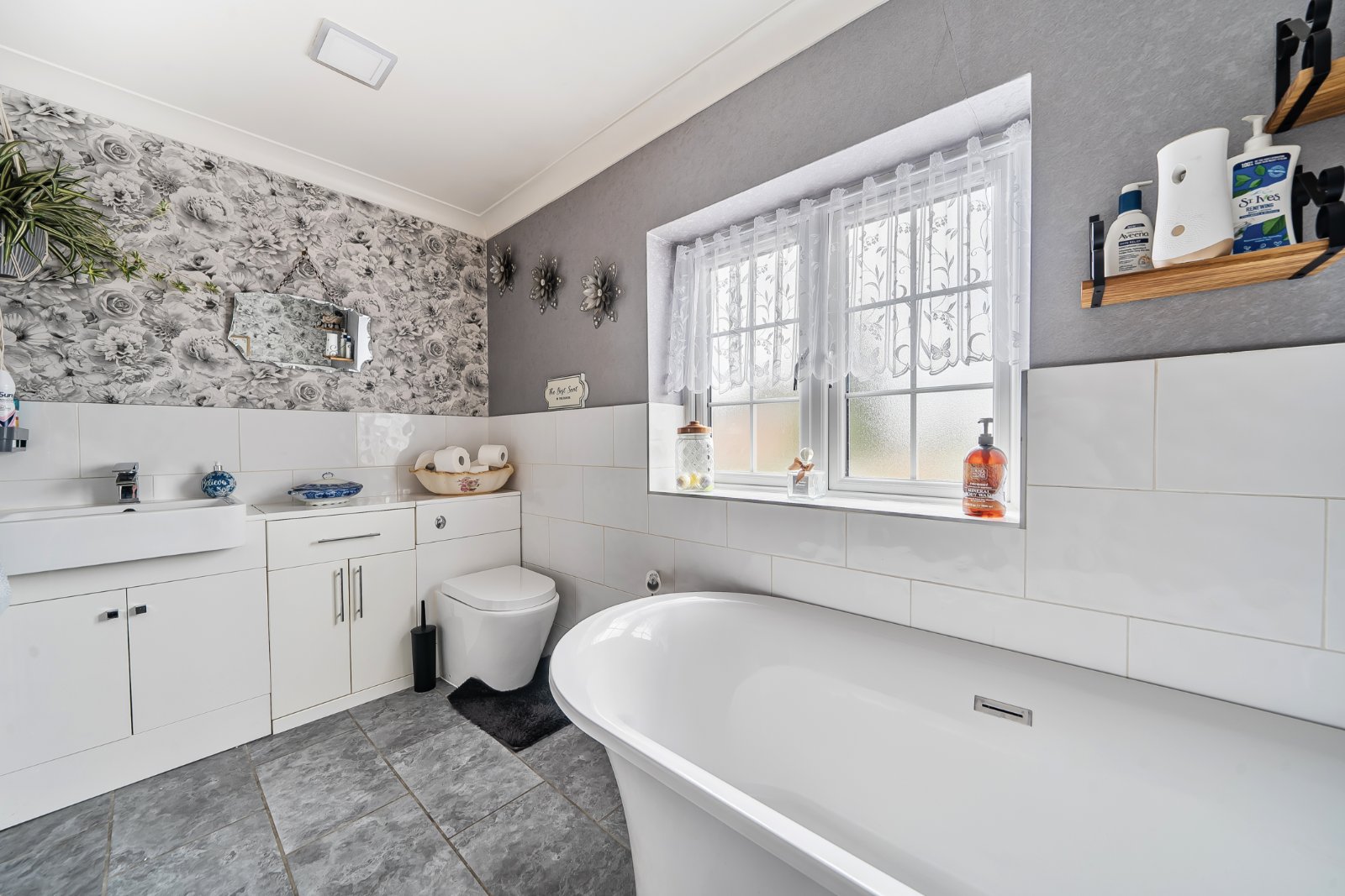 Commercial Street, Southampton, Hampshire, SO18