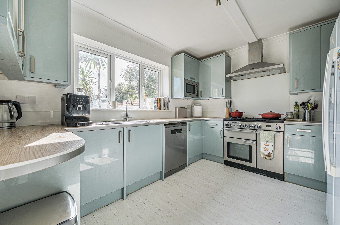 St. Aubins Avenue, Southampton, Hampshire, SO19