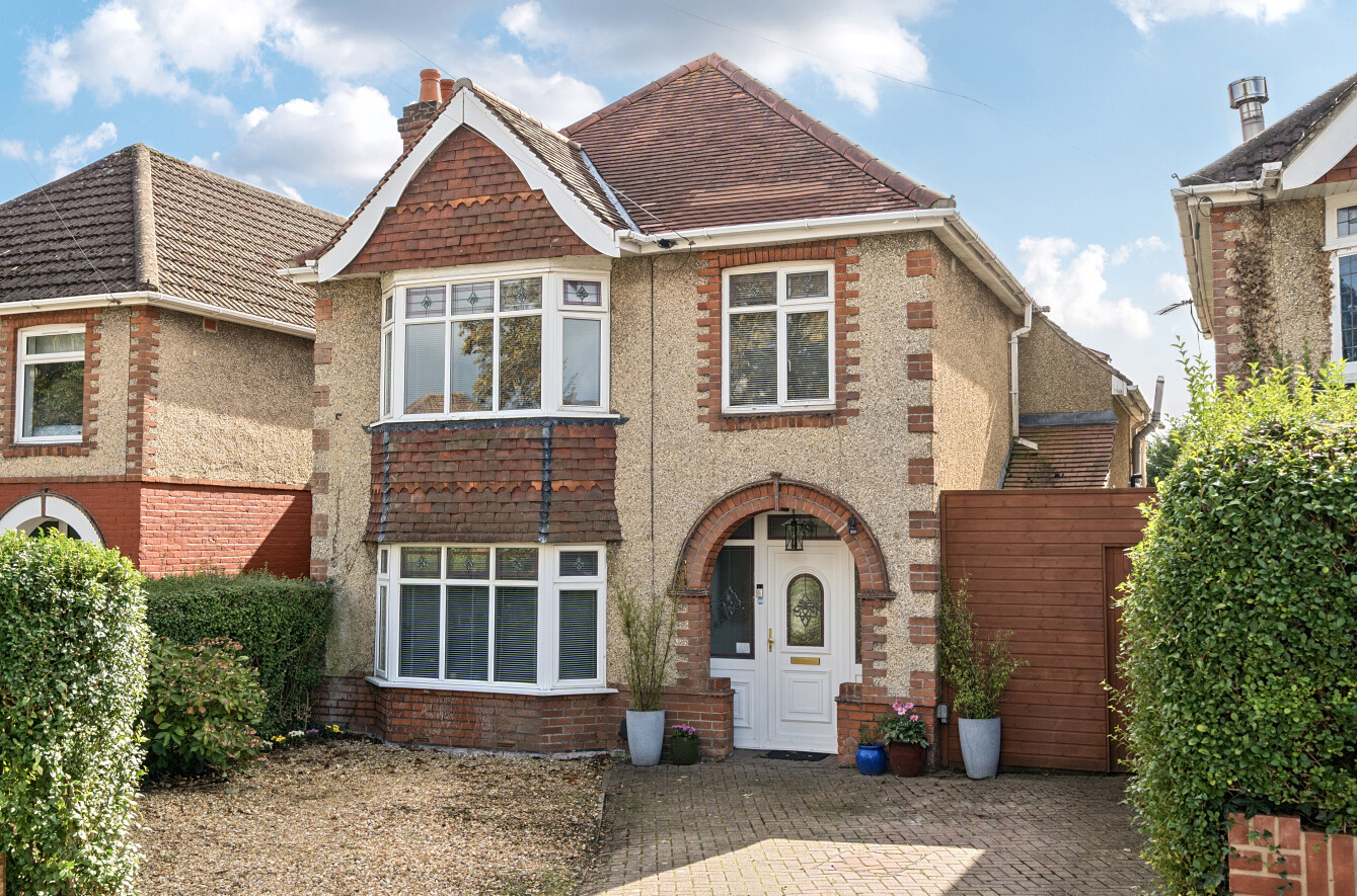 St. Aubins Avenue, Southampton, Hampshire, SO19