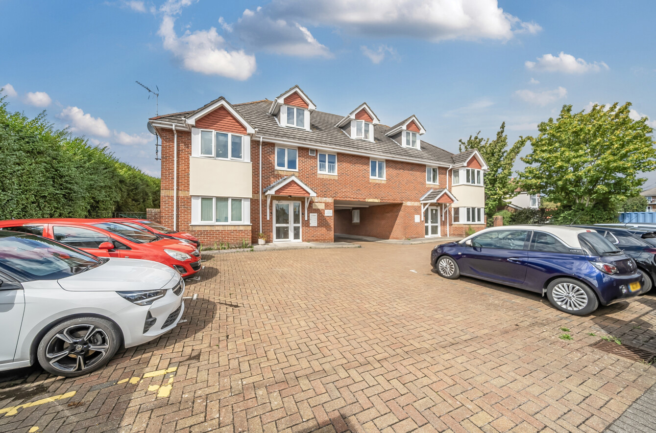 Station Road, Netley Abbey, Southampton, Hampshire, SO31 - Charters