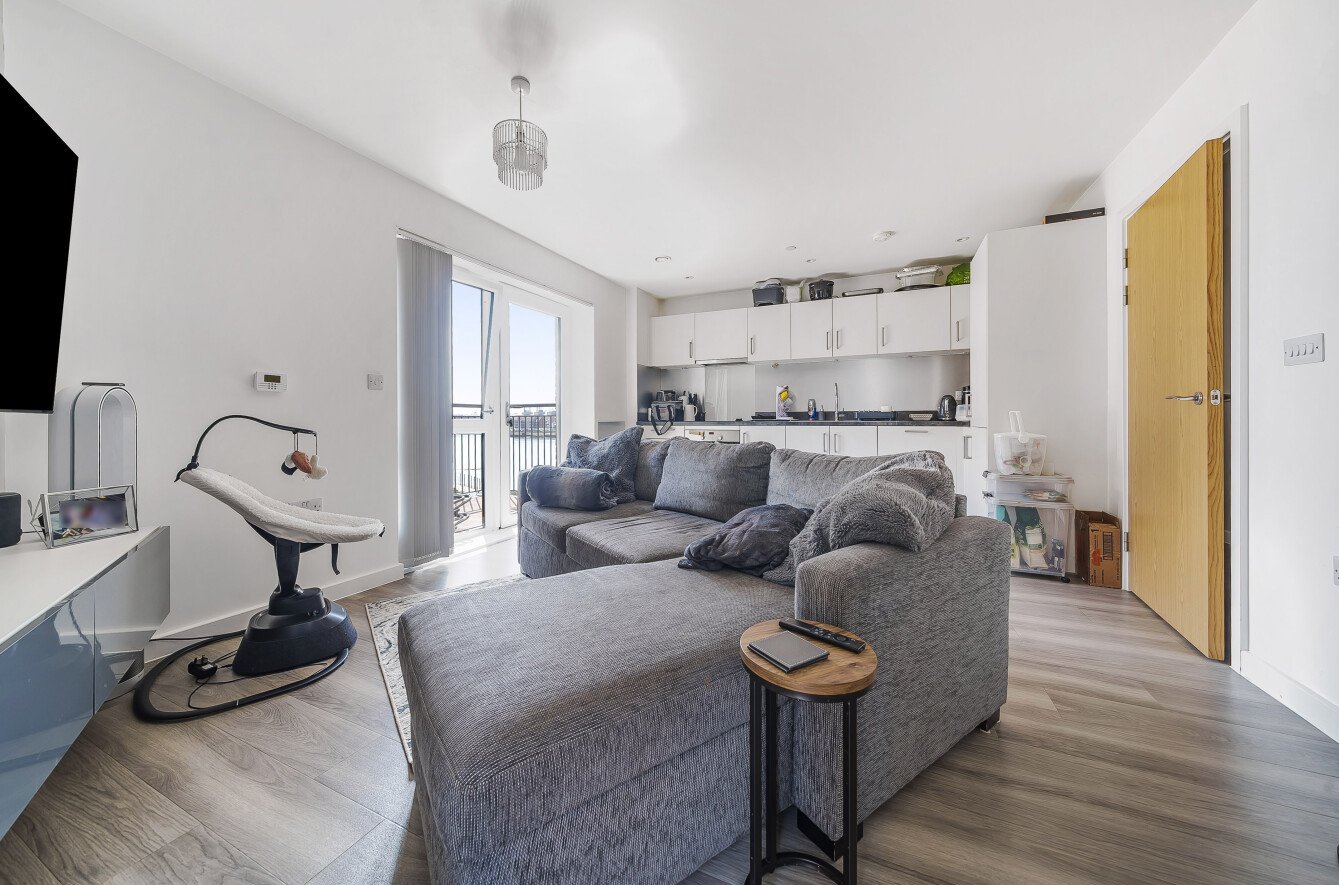 Capstan Road, Woolston, Southampton, Hampshire, SO19 - Charters