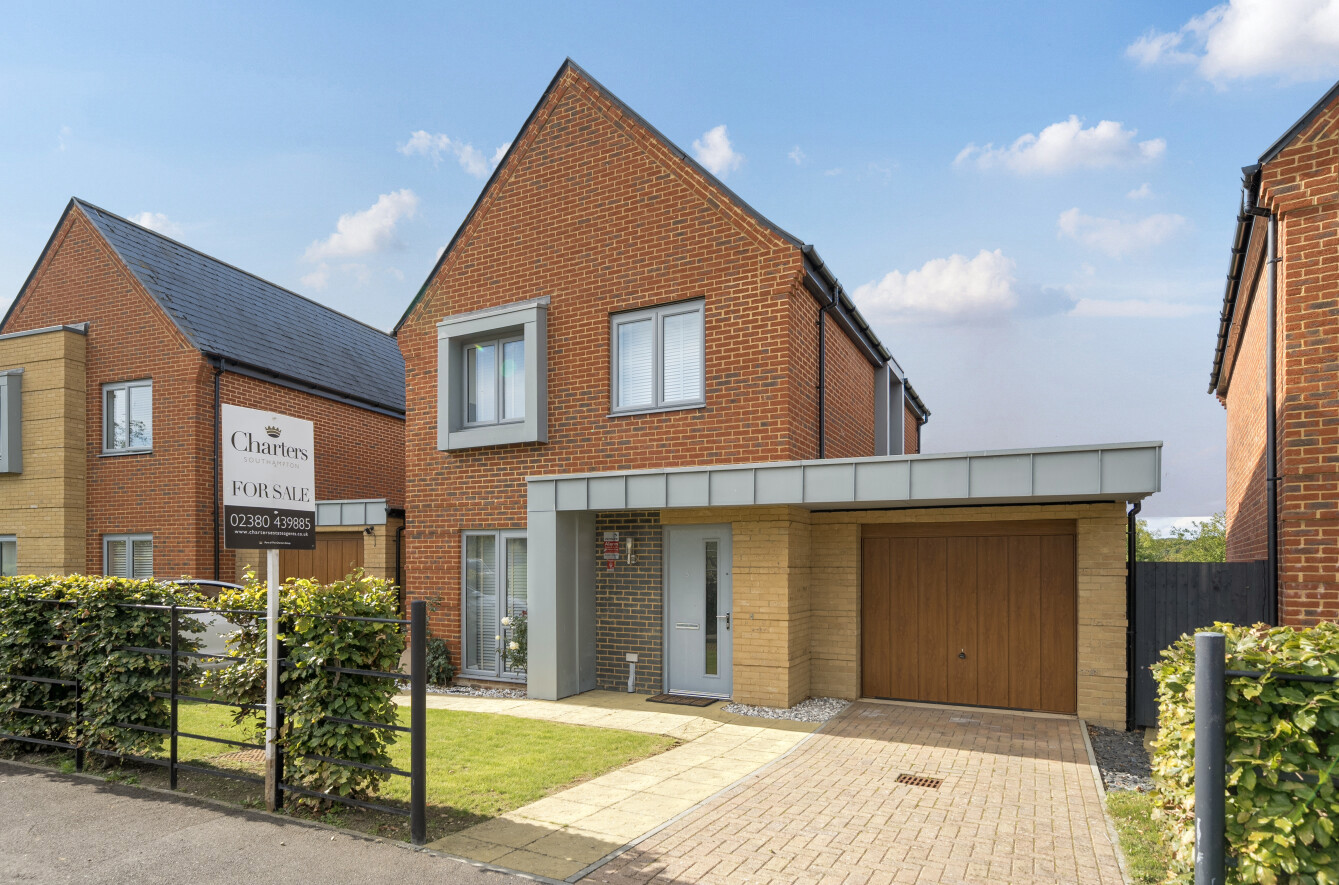 Maple Crescent, West End, Southampton, Hampshire, SO30