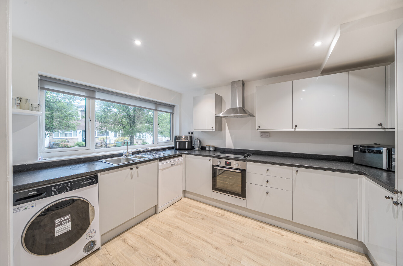 Shooters Hill Close, Southampton, Hampshire, SO19 - Charters