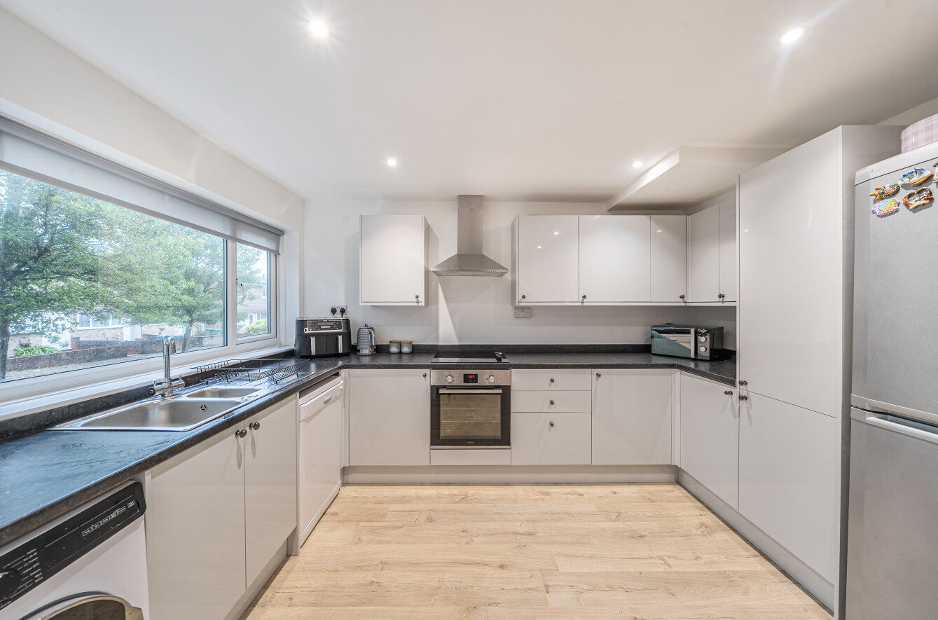 Shooters Hill Close, Southampton, Hampshire, SO19 - Charters