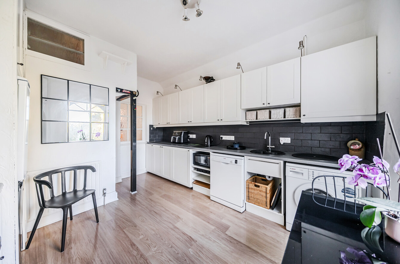 Church Hill, West End, Southampton, Hampshire, SO30 - Charters