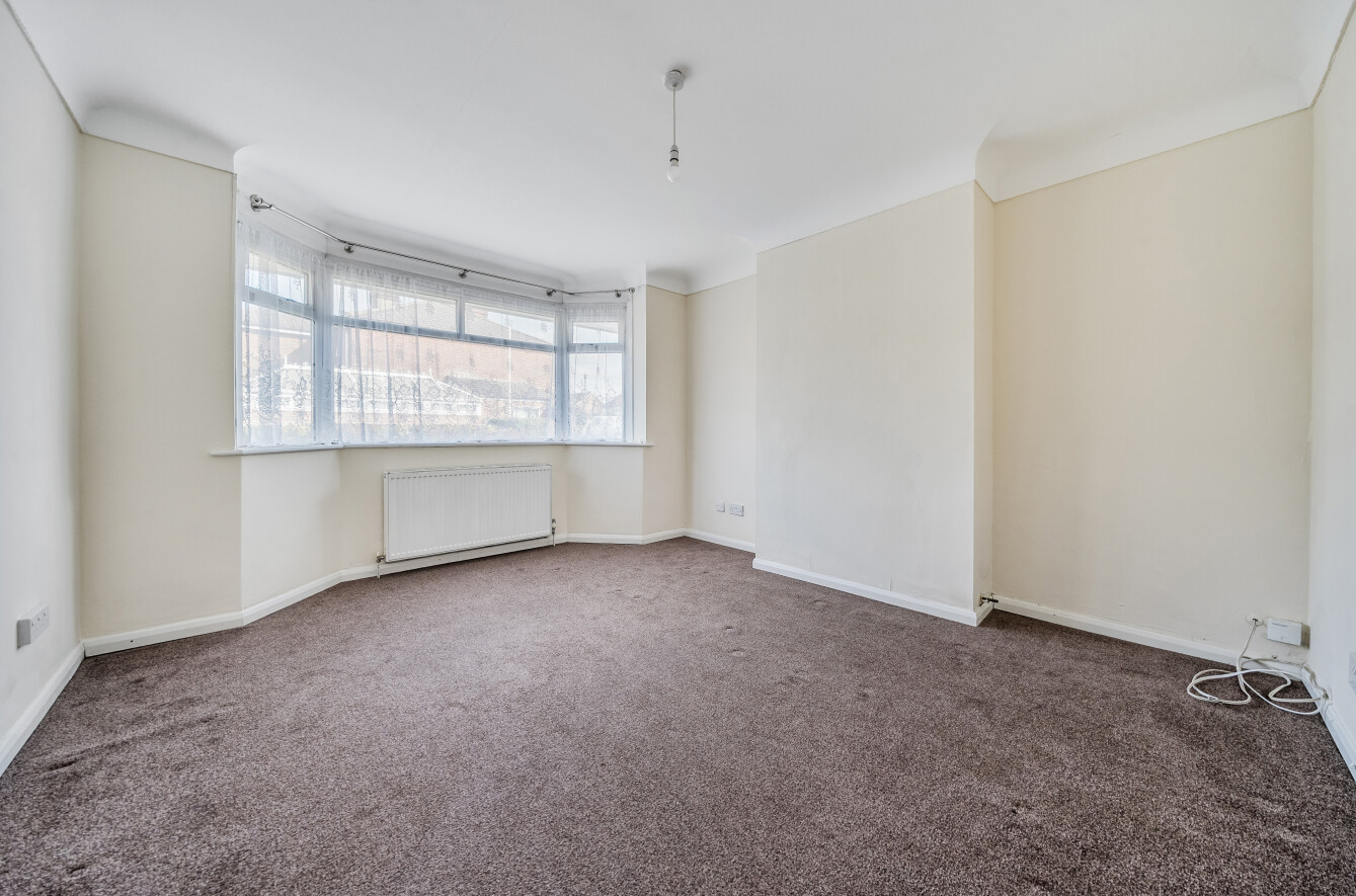 Pangbourne Close, Sholing, Southampton, Hampshire, SO19 - Charters