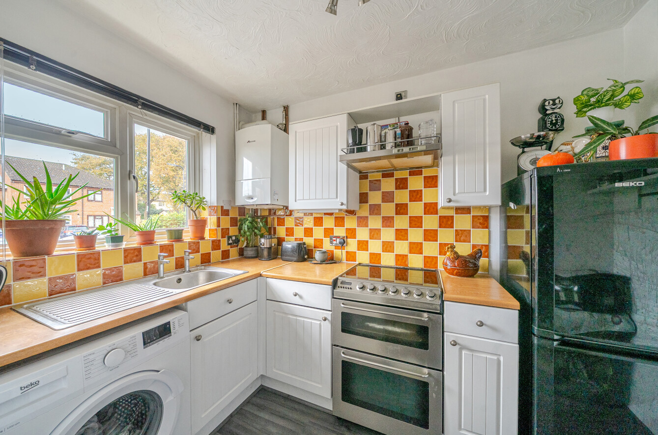 Dempsey Close, Sholing, Southampton, Hampshire, SO19 Dempsey Close, Sholing, Southampton, Hampshire, SO19 - Charters