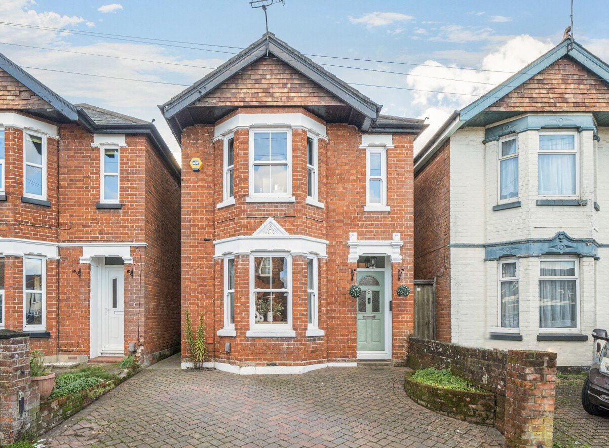 Englefield Road, Bitterne Manor, Southampton, Hampshire, SO18 - Charters