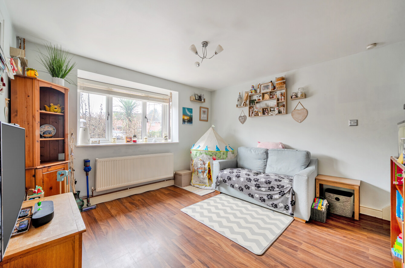 Dart Road, West End, Southampton, Hampshire, SO18 - Charters