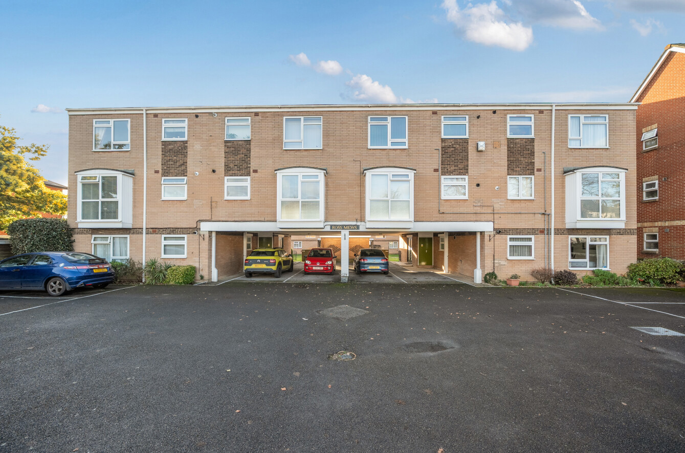 Victoria Road, Netley Abbey, Southampton, Hampshire, SO31 - Charters