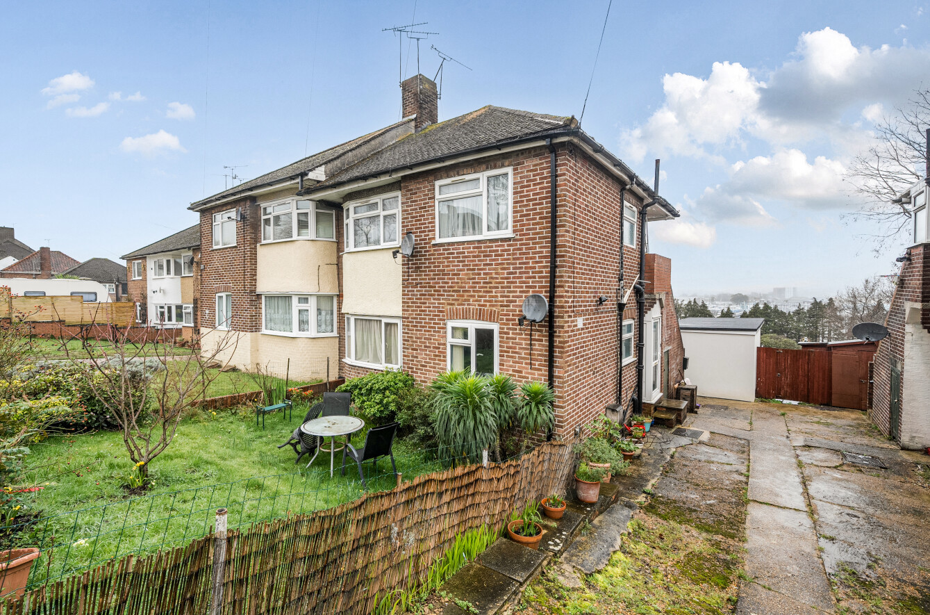 Gainsford Road, Bitterne, Southampton, Hampshire, SO19 - Charters