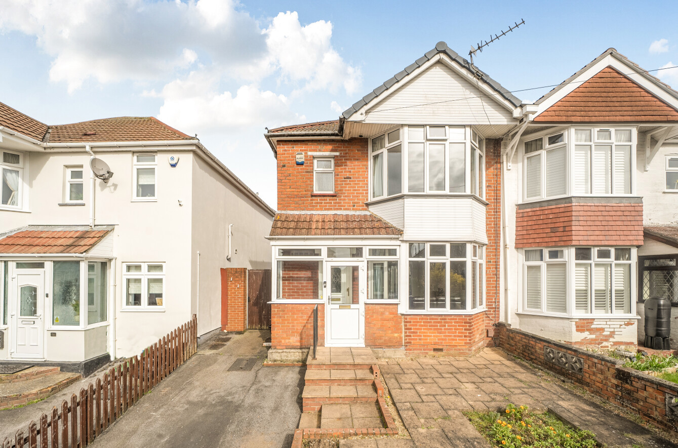 Chessel Avenue, Bitterne, Southampton, Hampshire, SO19 - Charters