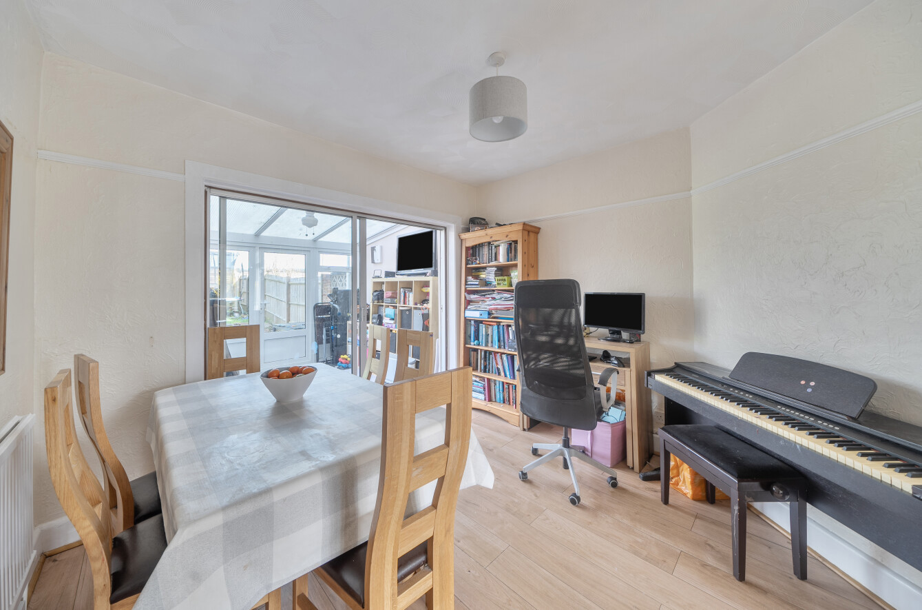 Chessel Avenue, Bitterne, Southampton, Hampshire, SO19 - Charters