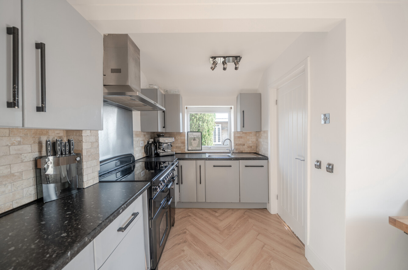 Crosswell Close, Sholing, Southampton, Hampshire, SO19 - Charters