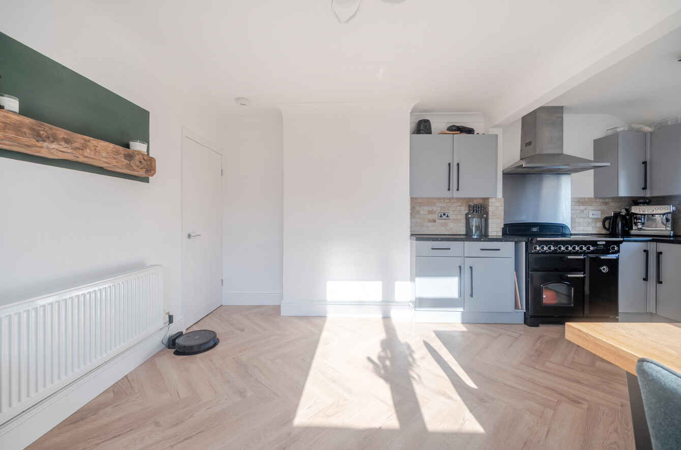 Crosswell Close, Sholing, Southampton, Hampshire, SO19 - Charters