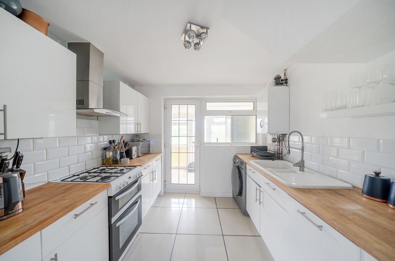 Sunvale Close, Sholing, Southampton, Hampshire, SO19 Sunvale Close, Sholing, Southampton, Hampshire, SO19 - Charters