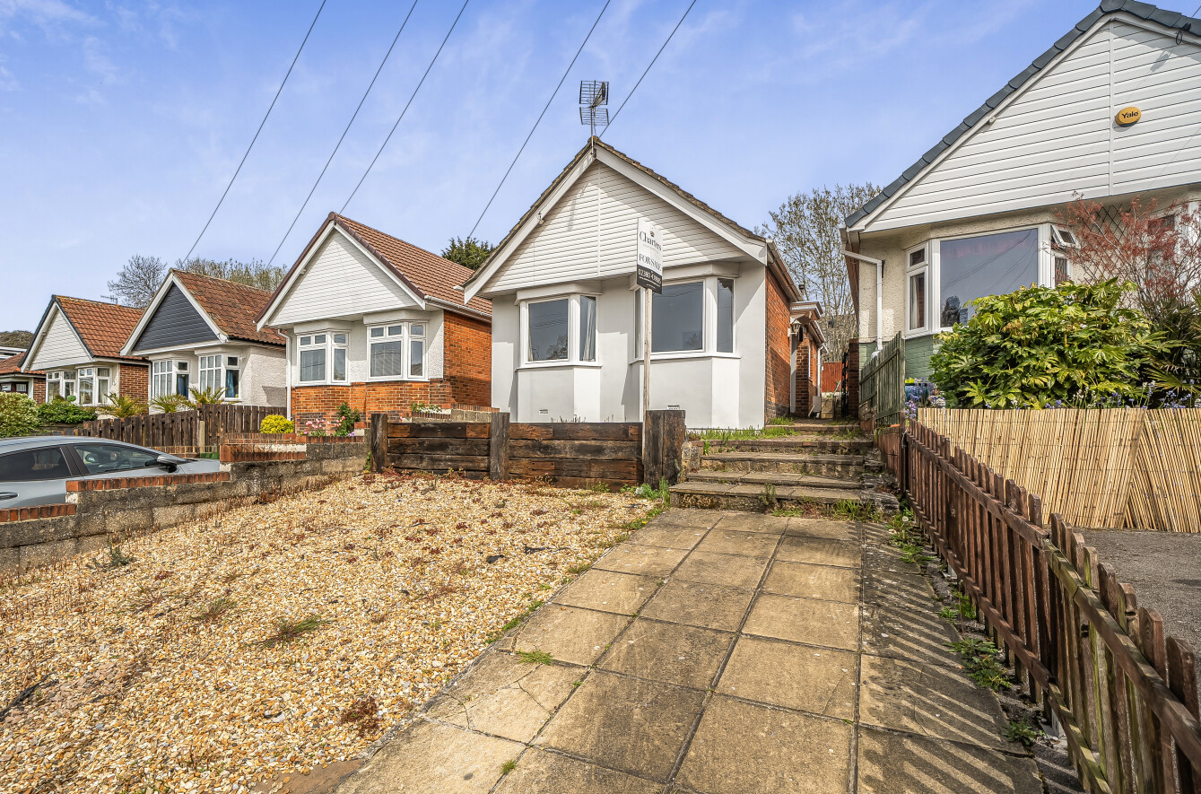 Woodmill Lane, Bitterne Park, Southampton, Hampshire, SO18 Woodmill Lane, Bitterne Park, Southampton, Hampshire, SO18 - Charters