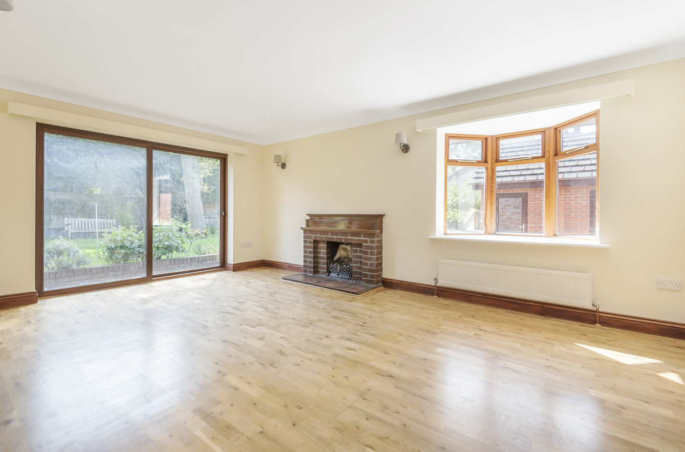 Beechwood Crescent, Chandler's Ford, Eastleigh, Hampshire, SO53 - Charters