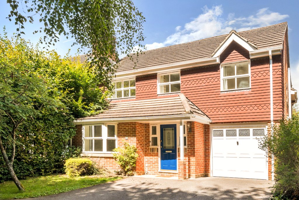 Blencowe Drive, Chandler's Ford, Eastleigh, Hampshire, SO53 - Charters